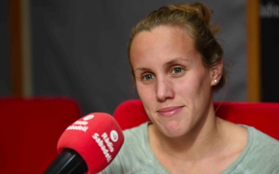 Marina Garcia, als estudis de Ràdio Sabadell | Roger Benet